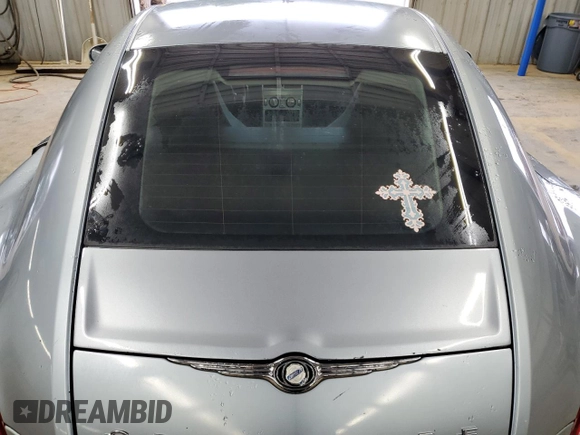 2005 Chrysler Crossfire Limited z VIN 1C3AN69L75X045977, wystawiony jako Copart lot #73111504 z przebiegiem 115 801 mil mil oraz Szkoda całkowita • Salvage title. Historia ofert i sprzedaży dostępna na DreamBid. Obrazek 10.