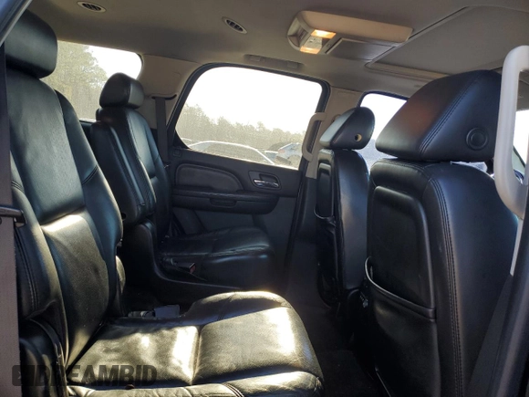 2007 Cadillac Escalade z VIN 1GYFK638X7R400611, wystawiony jako Copart lot #45345495 z przebiegiem 225 854 mil mil oraz Szkody całkowita. Historia ofert i sprzedaży dostępna na DreamBid. Obrazek 11.