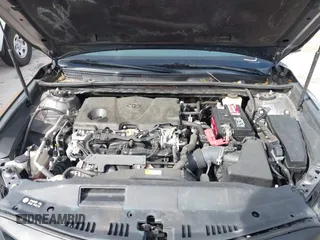 2018 Toyota Camry LE z VIN 4T1B11HK7JU023055, wystawiony jako IAAI lot #40609585 z przebiegiem Nie podano mil oraz . Historia ofert i sprzedaży dostępna na DreamBid. Obrazek 10.