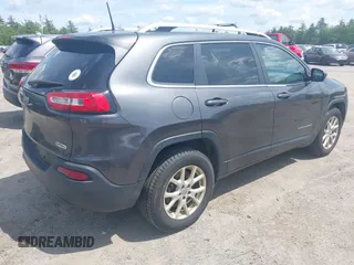 2016 Jeep Cherokee Latitude z VIN 1C4PJMCB4GW241454, wystawiony jako IAAI lot #42378181 z przebiegiem 210 207 mil mil oraz . Historia ofert i sprzedaży dostępna na DreamBid. Obrazek 4.