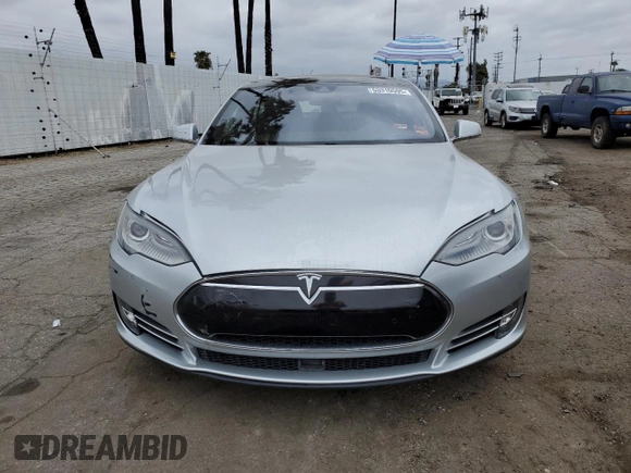 2015 Tesla Model S 85D with VIN 5YJSA1H28FFP78686, listed as a Copart auction lot 53310595 with 69,682 mi miles and Salvage Title. Bid and sale history available at carsss.com. Image 5.