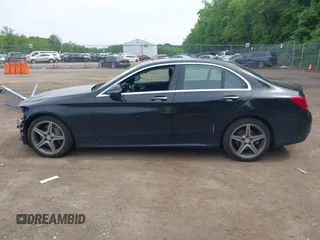 2017 Mercedes-Benz C 300 с VIN 55SWF4KB4HU194641, выставлен на аукционе IAAI как лот 42235717 с пробегом 106 238 миль миль и . История ставок и продаж доступна на DreamBid. Изображение 14.