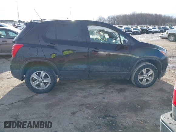 2019 Chevrolet Trax LS with VIN 3GNCJNSB8KL324963, listed as a IAAI auction lot 41690924 with 81,229 mi miles. Bid and sale history available at carsss.com. Image 13.