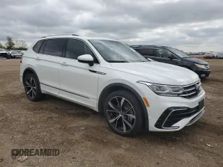 2024 Volkswagen Tiguan SEL R-Line z VIN 3VV4B7AX3RM141320, wystawiony jako Copart lot #55606335 z przebiegiem 9 347 mil mil oraz Szkoda całkowita • Salvage title. Historia ofert i sprzedaży dostępna na DreamBid. Obrazek 4.