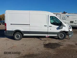 2017 Ford Transit z VIN 1FTYR2CMXHKA39469, wystawiony jako IAAI lot #41052341 z przebiegiem 153 613 mil mil oraz . Historia ofert i sprzedaży dostępna na DreamBid. Obrazek 13.