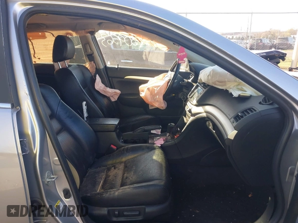 2005 Acura TSX with VIN JH4CL96955C005049, listed as a IAAI auction lot 40809563 with 140,000 mi miles and . Bid and sale history available at DreamBid. Image 5.