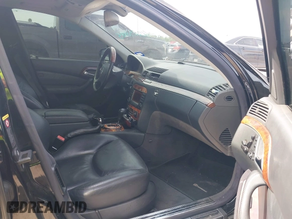 2006 Mercedes-Benz S 500 z VIN WDBNG75J06A484636, wystawiony jako IAAI lot #42058885 z przebiegiem Nie podano mil oraz . Historia ofert i sprzedaży dostępna na DreamBid. Obrazek 5.