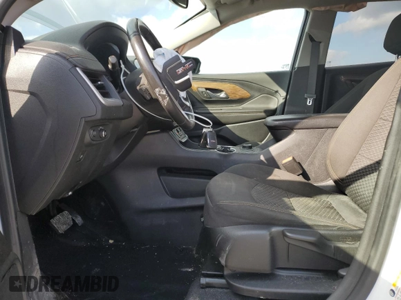 2020 GMC Terrain SLE z VIN 3GKALTEV2LL263247, wystawiony jako Copart lot #46750495 z przebiegiem 61 556 mil mil oraz Szkoda całkowita • Salvage title. Historia ofert i sprzedaży dostępna na DreamBid. Obrazek 7.