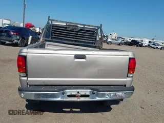 1996 Mazda B-Series Truck SE z VIN 4F4CR16U1TTM09587, wystawiony jako IAAI lot #42232994 z przebiegiem 22 310 mil mil oraz . Historia ofert i sprzedaży dostępna na DreamBid. Obrazek 17.