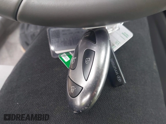 2025 Hyundai Elantra SEL Convenience z VIN KMHLS4DG4SU925278, wystawiony jako IAAI lot #42520321 z przebiegiem 13 936 mil mil oraz . Historia ofert i sprzedaży dostępna na DreamBid. Obrazek 11.