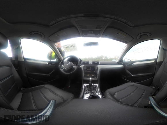 2019 Volkswagen Passat Wolfsburg Edition z VIN 1VWLA7A30KC002809, wystawiony jako IAAI lot #42341311 z przebiegiem 31 181 mil mil oraz . Historia ofert i sprzedaży dostępna na DreamBid. Obrazek 19.