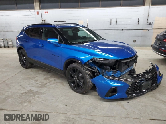 2021 Chevrolet Blazer RS z VIN 3GNKBKRS8MS542374, wystawiony jako Copart lot #56695675 z przebiegiem 29 274 mil mil oraz Szkoda całkowita • Salvage title. Historia ofert i sprzedaży dostępna na DreamBid. Obrazek 4.