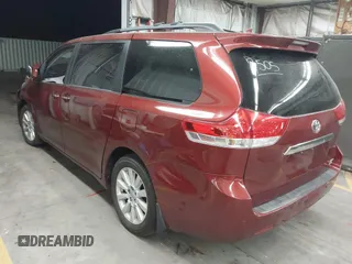 2011 Toyota Sienna XLE with VIN 5TDDK3DC9BS015730, listed as a IAAI auction lot 41472834 with 71,125 mi miles. Bid and sale history available at carsss.com. Image 3.