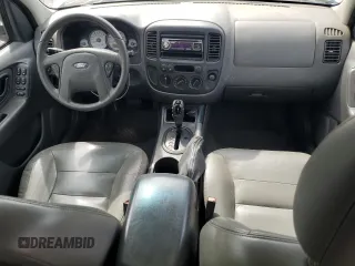 2005 Ford Escape XLS Value with VIN 1FMYU02Z85DA14324, listed as a Copart auction lot 73111164 with 212,118 mi miles and Salvage Title. Bid and sale history available at carsss.com. Image 8.