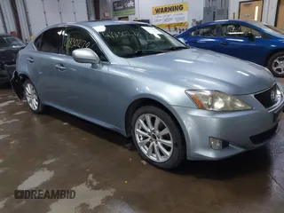 2008 Lexus IS 250 z VIN JTHCK262682024667, wystawiony jako IAAI lot #41830278 z przebiegiem 239 124 mil mil oraz . Historia ofert i sprzedaży dostępna na DreamBid. Obrazek 1.