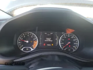 2015 Jeep Renegade Latitude with VIN ZACCJABH9FPB80553, listed as a Copart auction lot 83657494 with 76,005 mi miles and Salvage Title. Bid and sale history available at carsss.com. Image 9.