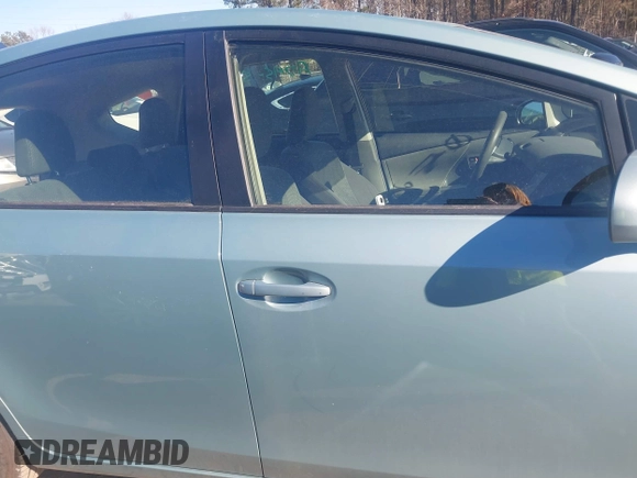 2014 Toyota Prius Two with VIN JTDZN3EU2E3333540, listed as a IAAI auction lot 41316701 with 33,465 mi miles and . Bid and sale history available at DreamBid. Image 13.