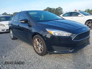 2015 Ford Focus SE with VIN 1FADP3F28FL321451, listed as a IAAI auction lot 42078087 with 181,494 mi miles. Bid and sale history available at carsss.com. Image 1.
