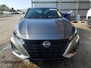 2025 Nissan Altima SV with VIN 1N4BL4DV3SN348321, listed as a Copart auction lot 54357735 with 5,546 mi miles and Clean Title. Bid and sale history available at DreamBid. Image 5.