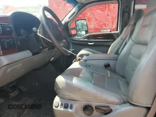 2006 Ford F-350 XL z VIN 1FTWW31P56EC54921, wystawiony jako Copart lot #60072945 z przebiegiem 297 681 mil mil oraz Szkoda całkowita • Salvage title. Historia ofert i sprzedaży dostępna na DreamBid. Obrazek 7.