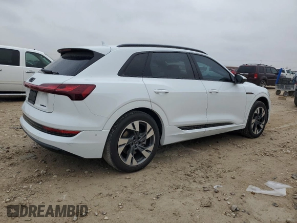 2022 Audi e-tron Premium with VIN WA1AAAGE4NB042461, listed as a Copart auction lot 83235624 with 10,991 mi miles and Salvage title. Bid and sale history available at DreamBid. Image 3.