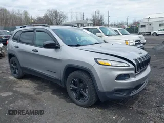 2017 Jeep Cherokee Sport с VIN 1C4PJMAB7HW566703, выставлен на аукционе IAAI как лот 42016137 с пробегом 73 693 миль миль и . История ставок и продаж доступна на DreamBid. Изображение 1.