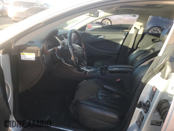2006 Mercedes-Benz CLS-Class with VIN WDDDJ75X56A008682, listed as a Copart auction lot 42834975 with 119,210 mi miles and Salvage Title. Bid and sale history available at carsss.com. Image 7.