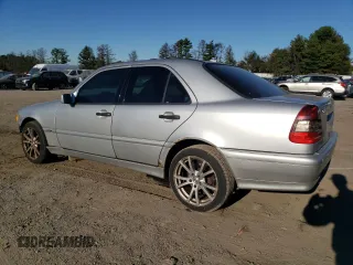 2000 Mercedes-Benz C 230 Kompressor with VIN WDBHA24G5YF935573, listed as a Copart auction lot 76331604 with 261,917 mi miles and Salvage Title. Bid and sale history available at carsss.com. Image 2.