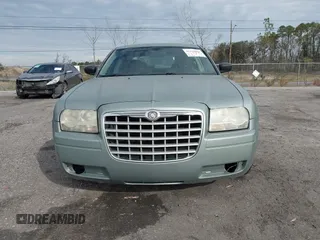 2005 Chrysler 300 with VIN 2C3AA43R85H559953, listed as a IAAI auction lot 41326006 with 190,288 mi miles. Bid and sale history available at carsss.com. Image 6.