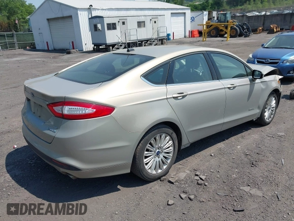 2015 Ford Fusion SE Hybrid z VIN 3FA6P0LU3FR163695, wystawiony jako IAAI lot #42428393 z przebiegiem 237 835 mil mil oraz . Historia ofert i sprzedaży dostępna na DreamBid. Obrazek 4.