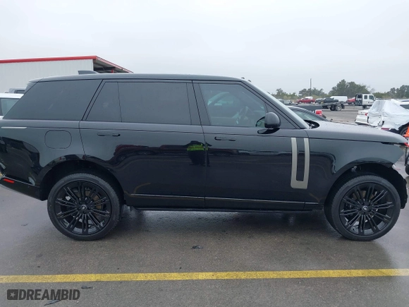 2025 Land Rover Range Rover SE with VIN SALKPBFU5SA280904, listed as a IAAI auction lot 41403571 with 547 mi miles. Bid and sale history available at carsss.com. Image 14.