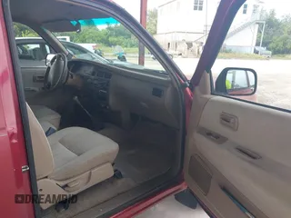 1997 Toyota T100 DX z VIN JT4TN12D4V0029402, wystawiony jako IAAI lot #42397862 z przebiegiem 279 151 mil mil oraz . Historia ofert i sprzedaży dostępna na DreamBid. Obrazek 5.
