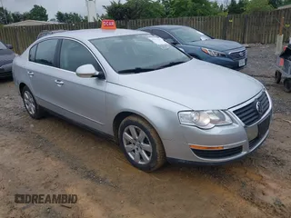 2006 Volkswagen Passat Value Edition z VIN WVWAK73C76P044333, wystawiony jako IAAI lot #42332662 z przebiegiem 101 133 mil mil oraz . Historia ofert i sprzedaży dostępna na DreamBid. Obrazek 1.