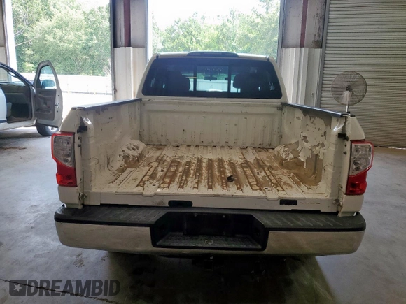 2017 Nissan Titan SV z VIN 1N6AA1EJ9HN569787, wystawiony jako Copart lot #59105715 z przebiegiem 116 332 mil mil oraz Czysty tytuł • Clean title. Historia ofert i sprzedaży dostępna na DreamBid. Obrazek 6.
