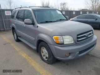 2001 Toyota Sequoia Limited with VIN 5TDBT48AX1S001532, listed as a IAAI auction lot 41543630 with 212,640 mi miles. Bid and sale history available at carsss.com. Image 1.