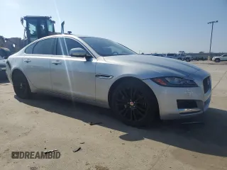 2019 Jaguar XF 25t Premium with VIN SAJBJ4FX2KCY77996, listed as a Copart auction lot 44278765 with 107,889 mi miles and Salvage Title. Bid and sale history available at carsss.com. Image 4.