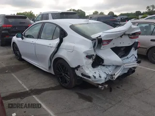 2025 Toyota Camry LE z VIN 4T1DAACK7SU152544, wystawiony jako IAAI lot #42489001 z przebiegiem 1 308 mil mil oraz . Historia ofert i sprzedaży dostępna na DreamBid. Obrazek 3.