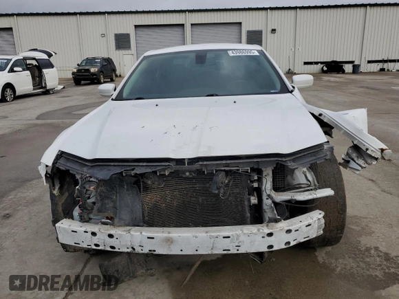 2018 Chrysler 300 Touring L with VIN 2C3CCAAG7JH177135, listed as a Copart auction lot 43986995 with 177,783 mi miles and Salvage Title. Bid and sale history available at carsss.com. Image 5.