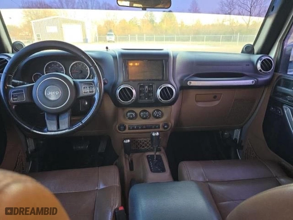 2011 Jeep Wrangler Unlimited Sahara with VIN 1J4BA5H16BL627992, listed as a Copart auction lot 54337305 with 197,845 mi miles and Clean Title. Bid and sale history available at carsss.com. Image 9.