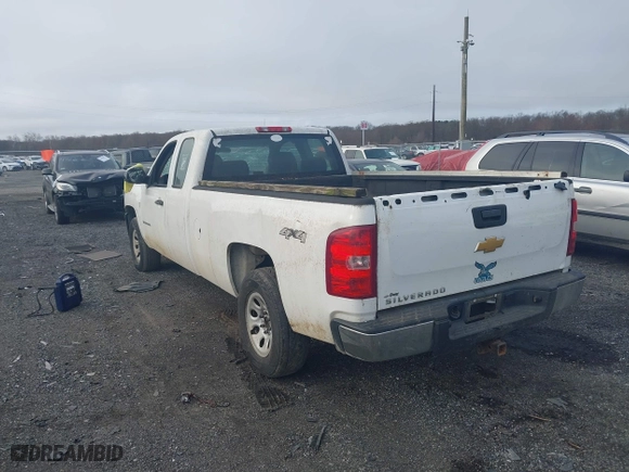 2013 Chevrolet Silverado 1500 Work Truck with VIN 1GCRKPE01DZ174485, listed as a IAAI auction lot 41848873 with 162,892 mi miles. Bid and sale history available at carsss.com. Image 3.