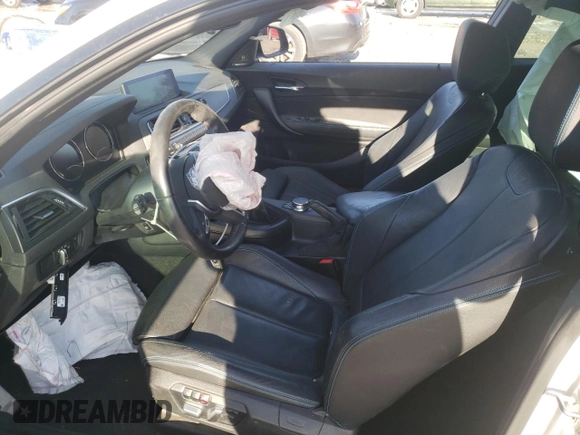 2018 BMW M2 z VIN WBS1J5C54JVA12691, wystawiony jako Copart lot #72809382 z przebiegiem Nie podano mil oraz . Historia ofert i sprzedaży dostępna na DreamBid. Obrazek 7.