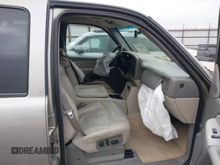 2000 Chevrolet Suburban LT with VIN 3GNFK16TXYG176564, listed as a IAAI auction lot 41785033 with 254,323 mi miles. Bid and sale history available at carsss.com. Image 5.