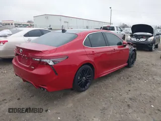 2021 Toyota Camry XSE z VIN 4T1K61AK4MU478042, wystawiony jako IAAI lot #41526408 z przebiegiem 106 937 mil mil oraz . Historia ofert i sprzedaży dostępna na DreamBid. Obrazek 4.