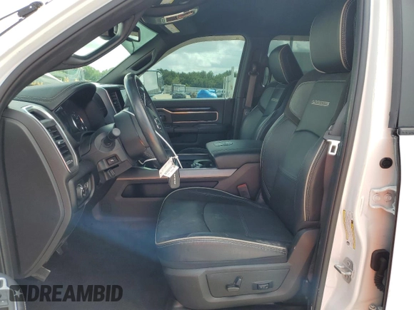 2022 Ram 2500 Laramie z VIN 3C6UR5FJ7NG229712, wystawiony jako Copart lot #51058115 z przebiegiem 36 094 mil mil oraz Szkoda całkowita • Salvage title. Historia ofert i sprzedaży dostępna na DreamBid. Obrazek 7.