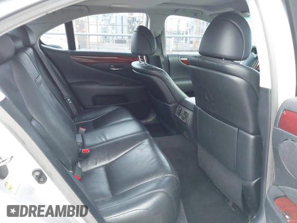 2008 Lexus LS 460 with VIN JTHBL46F185068226, listed as a IAAI auction lot 42068711 with 211,526 mi miles and . Bid and sale history available at DreamBid. Image 8.