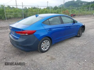 2017 Hyundai Elantra SE z VIN KMHD74LF0HU071915, wystawiony jako IAAI lot #42527992 z przebiegiem 148 885 mil mil oraz . Historia ofert i sprzedaży dostępna na DreamBid. Obrazek 4.