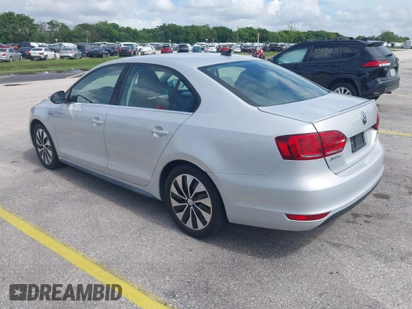 2013 Volkswagen Jetta Hybrid SEL with VIN 3VW637AJ2DM233265, listed as a IAAI auction lot 42746158 with 105,779 mi miles and . Bid and sale history available at DreamBid. Image 3.
