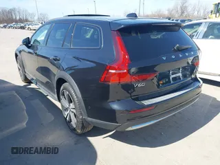 2024 Volvo V60 Cross Country Plus with VIN YV4L12WY7R2141133, listed as a IAAI auction lot 41810624 with 3,600 mi miles. Bid and sale history available at carsss.com. Image 3.