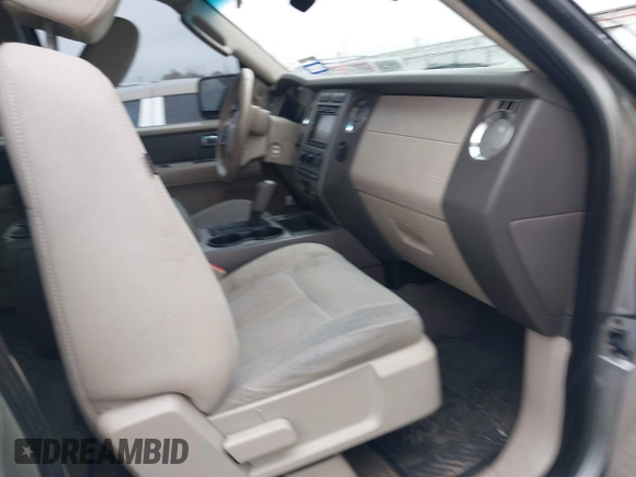 2008 Ford Expedition Max SSV z VIN 1FMFK15578LA54089, wystawiony jako IAAI lot #41457501 z przebiegiem 250 316 mil mil oraz . Historia ofert i sprzedaży dostępna na DreamBid. Obrazek 5.