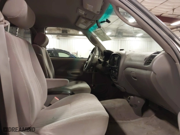 2002 Toyota Tundra SR5 with VIN 5TBBT44162S327523, listed as a IAAI auction lot 41635111 with 200,733 mi miles. Bid and sale history available at carsss.com. Image 5.